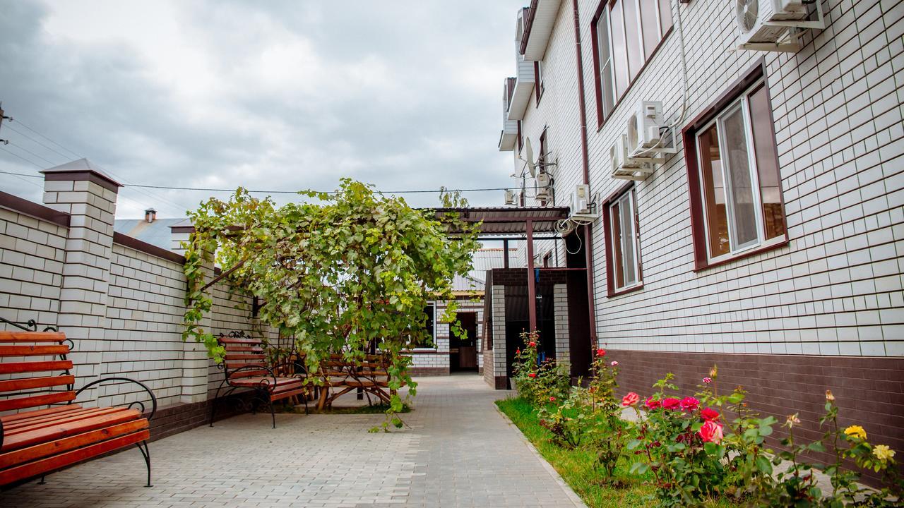 Elion Hotel Balakovo Exterior photo